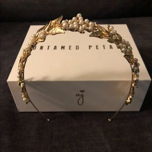 ❌🚫SOLD🚫❌ NIB Untamed Petals Bridal Headpiece